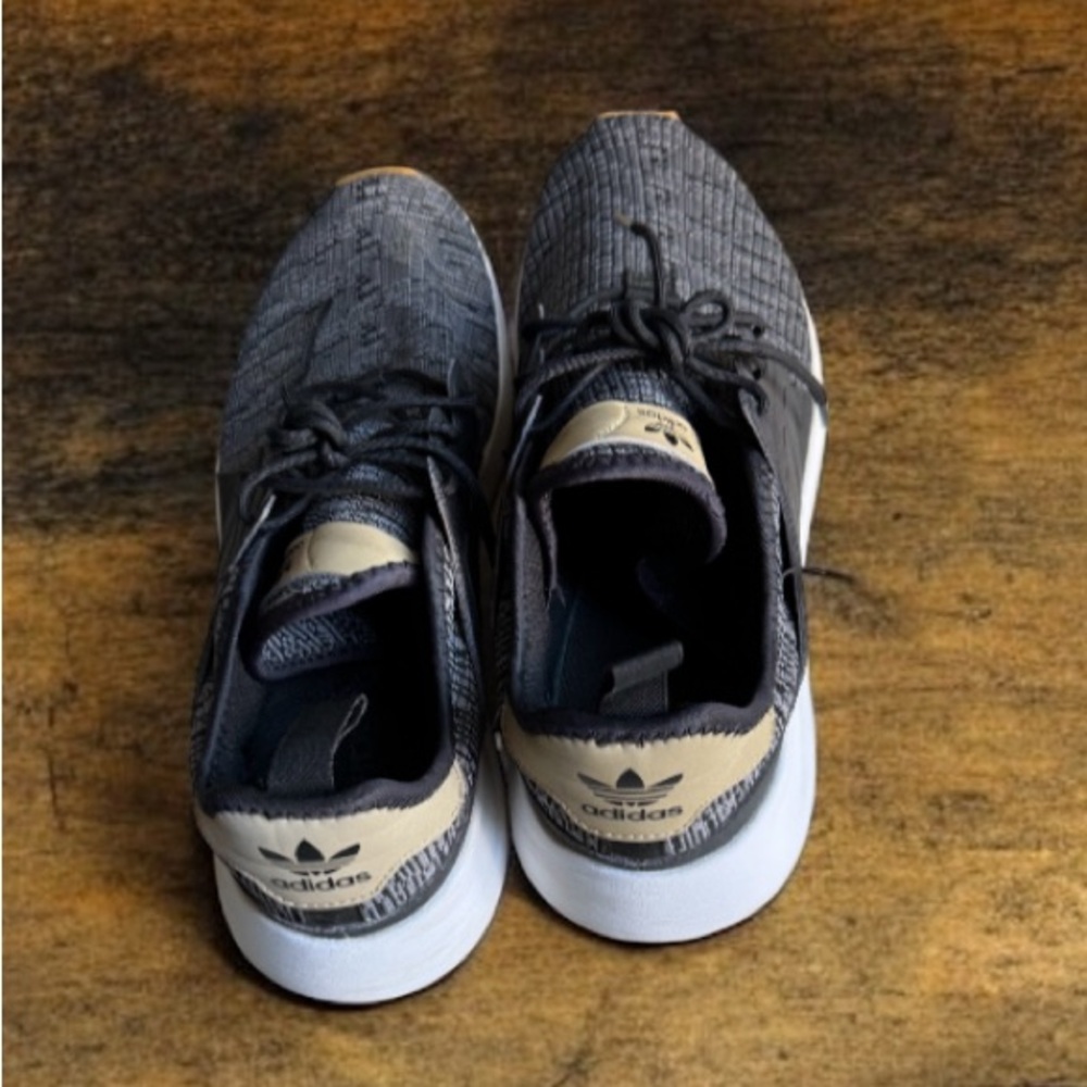 Adidas Men's Black and Tan Sneakers